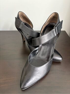 Paul Green Black Pointed-Toe Cross-Strap Heels
